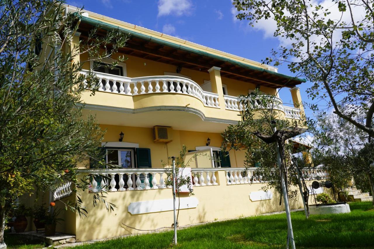Stefanias Appartments Ágios Matthaíos Exterior foto